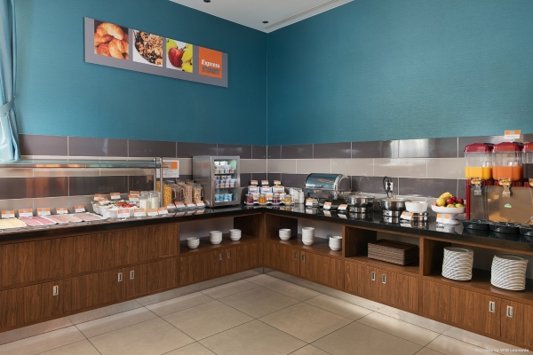 Holiday Inn Express WARSAW AIRPORT